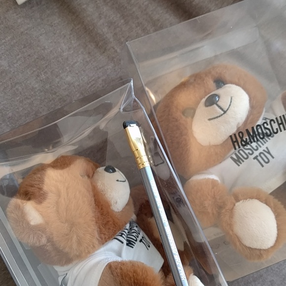 **SHIPS TOMO** NIB H&M x Moschino bear iPhone case - Picture 8 of 8